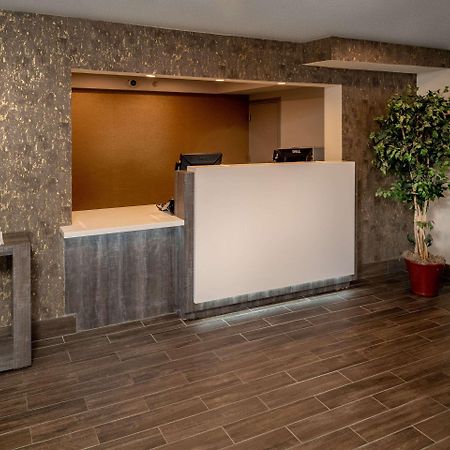 ホテル Clarion Pointe ベックリー エクステリア 写真