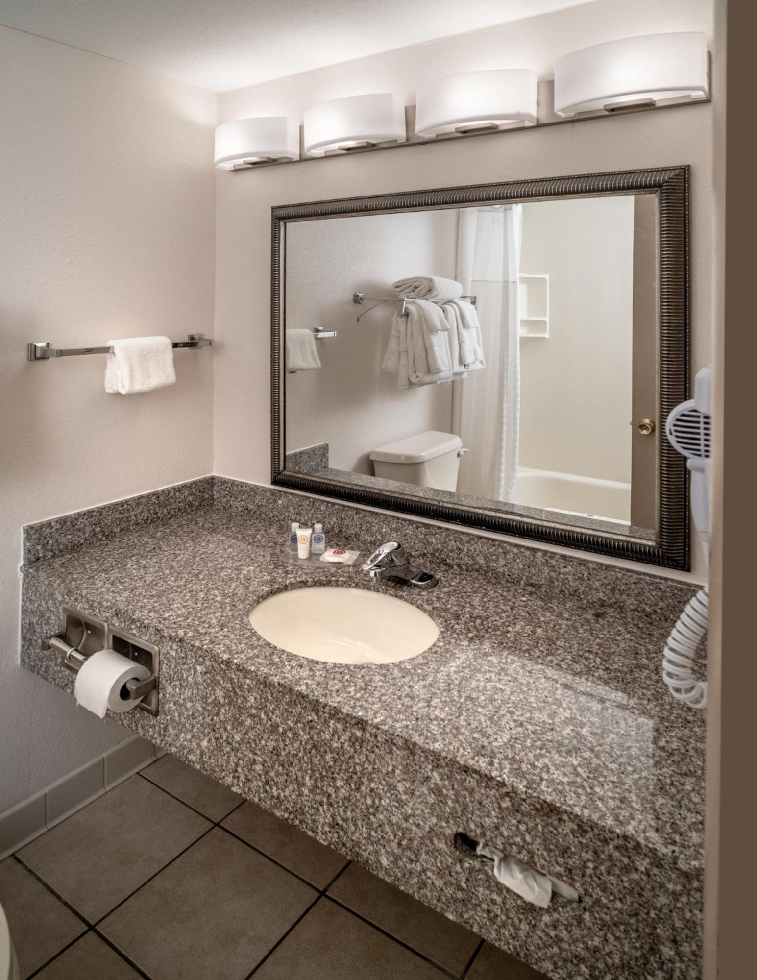 ホテル Clarion Pointe ベックリー 部屋 写真